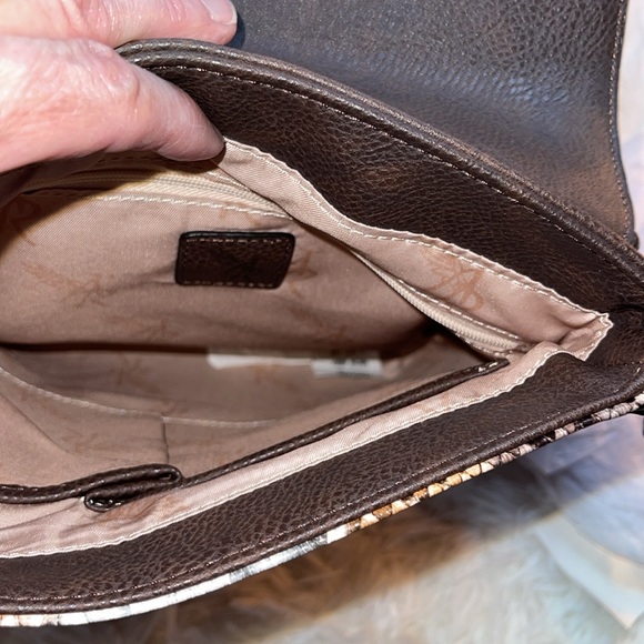 ⭐️M&F Western Angel Ranch Python Messenger Bag Brown - Picture 6 of 16